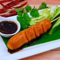 ทอดมันย่าง ลูกชิ้นปิ้งน้ำจิ้มรสเด็ดร้านแม่อร