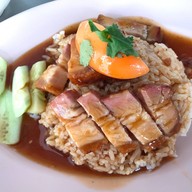 ข้าวหมูแดงนายเคี้ยงคันคลอง หัวหิน