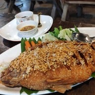 อาหารริมสวนนัดพบ