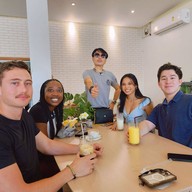 GRAVITY CAFE & BISTRO พระสิงห์