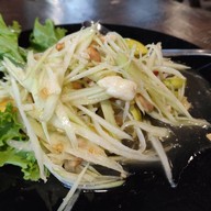 อาหารริมสวนนัดพบ