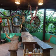 อาหารริมสวนนัดพบ