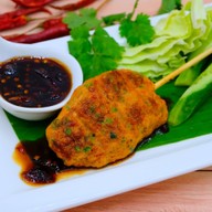 ทอดมันย่าง ลูกชิ้นปิ้งน้ำจิ้มรสเด็ดร้านแม่อร