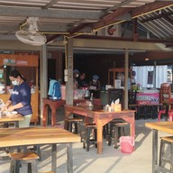 บรรยากาศ ร้านข้าวมันไก่ด๊อด