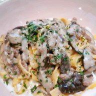 La Dotta Pasta Bar & Store ( Thonglor ) - ลา ด็อตต้า พาสต้าบาร์แอนด์สโตร์ ( สาขาทองหล่อ ) ทองหล่อ