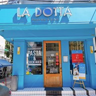 หน้าร้าน La Dotta ทองหล่อ