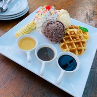 เมนูของร้าน Me Waew Cafe And Bistro