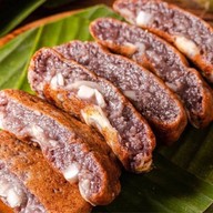 ขนมบ้าบิ่น บ้านจันทิมา  (สาขาเซ็นต์หลุยส์3) หวานน้อย อร่อยมาก