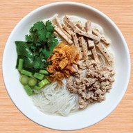 ฮ้อน ก๋วยจั๊บอุบล -