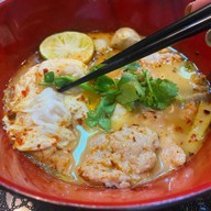 ครัวแม่ต้อย บะหมี่เกี๊ยวต้มยำ