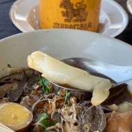 เลียบด่วน ก๋วยจั๊บโบราณ แม่ทองเจ้าเก่า Kuay Jub