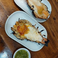 เมนูของร้าน กมล ข้าวผัดปู ผัดไท หมี่กระเฉด ข้าวผัดมันกุ้ง กุ้งเผา  อร่อย สะอาด กะเพรา กระเพรา ข้าวมันไก่ น้ำปั่น ปั้ม ปตท. บางนา-ตราด กม.34