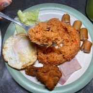 ข้าวผัดคุณลี้