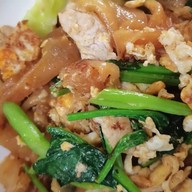 เรือนคุณใบ สุกี้น้ำ&สุกี้แห้งโบราณ ข้าวไข่ข้นตามสั่ง