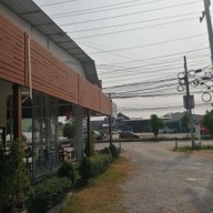 หน้าร้าน หมูย่างรสเด็ด นครสวรรค์ -