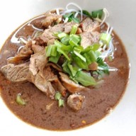 ก๋วยเตี๋ยวเรือหมู&ข้าวซอยไก่ พระยาสุเรนทร์ซอย4