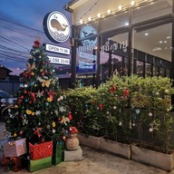 ปลาวาฬใจดี สุกี้&ชาบู ซอยมัยลาภ