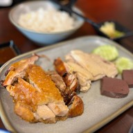 อู้ฟู่ ก๋วยเตี๋ยวเรือ x ข้าวมันไก่ประตูน้ำ -