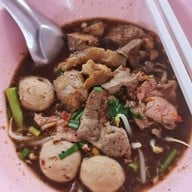 ก๋วยเตี๋ยวเรือเจ๊ต้อย ประชานิเวศน์ 3
