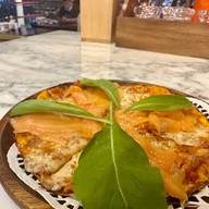 Pizza'Zi Fusion Pizza and Wine Bar