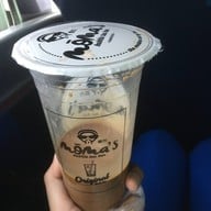 หน้าร้าน Moma's Bubble Tea Bar มอมาร์สชานมไข่มุก วังหลัง