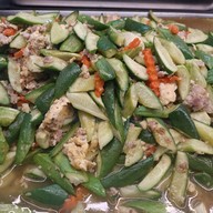 บรรยากาศ ข้าวราดแกง ร้านค้าสวัสดิการ กรมการกงสุล