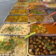 ข้าวแกงเจ๊จันทร์ เจ้าเก่า