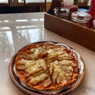 Pizza'Zi Fusion Pizza and Wine Bar