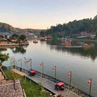 นงนุชรีสอร์ท