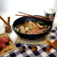 ป.ชัยแสง ก๋วยเตี๋ยวตุ๋น