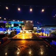 EAST - Rooftop Bar & Lounge