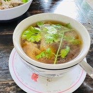 ระตะมา ก๋วยเตี๋ยวเป็ดพะโล้ ซุปเปอร์ขาไก่สูตรต้นตำรับ หัวหิน