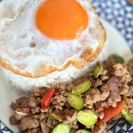 ครัวแม่สอิ้ง พริกแกงใต้ ทำสดใหม่ทุกกล่อง
