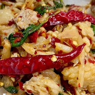 กะเพราพริกแห้งโบราณ สูตรไร้น้ำมัน ท่านคร