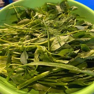 ร้านขนมจีนแม่ตุ๊กตา กระทุ่มแบน