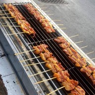 ร้านหมูปิ้งโบราณกาดบ้านน้อย กาดบ้านน้อย
