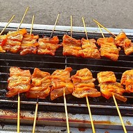 ร้านหมูปิ้งโบราณกาดบ้านน้อย กาดบ้านน้อย