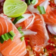 ลานยำ25 ยำแซ่บ แซลมอนนอร์เวย์สด