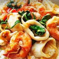 เจ๊น้อยข้าวกล่อง30฿ ซอยเปียร์นนท์3
