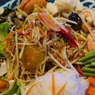 ก๋วยเตี๋ยวไก่มะระ ข้าวมันไก่ ครัวแม่ลัย