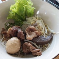 เมนูของร้าน ร้านบุญชู ก๋วยเตี๋ยวเนื้อตุ๋น-หมูตุ๋น