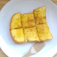 ร้านขนมปังปิ้งและนมร้อน by Wirich! Kitchen เพชรเกษม108