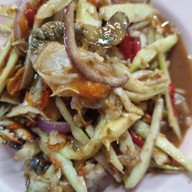 ลาบอุบล4 (ป้าแดง)