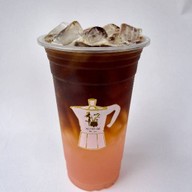 MaeMod  CaFe หน้าอาคารพาณิชย์ติดกับร้านบุญเฮง 18