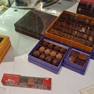 Pierre Hermé Paris Emporium ( M FLOOR )