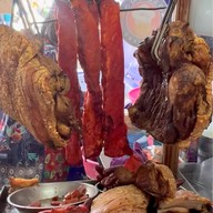 สุณีข้าวหมูแดง ตลาดพลู