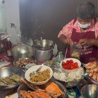 ยำปูม้าป้าอินดี้ พระโขนง