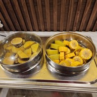 เมนูของร้าน Ta Van Restaurant