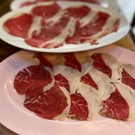 ร้านลาภแซ่บโคขุนโพนยางคำ