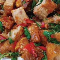 น้องบรีสอาหารตามสั่งและยำรสเด็ด เทพารักษ์